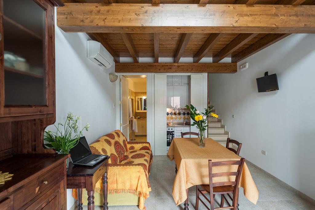 Tre Volte Belle Apartment การ์ปิญาโน ซาเลนติโน ภายนอก รูปภาพ